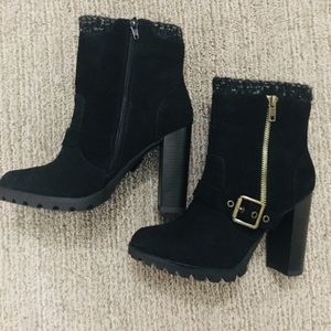 NWOT Shoedazzle booties